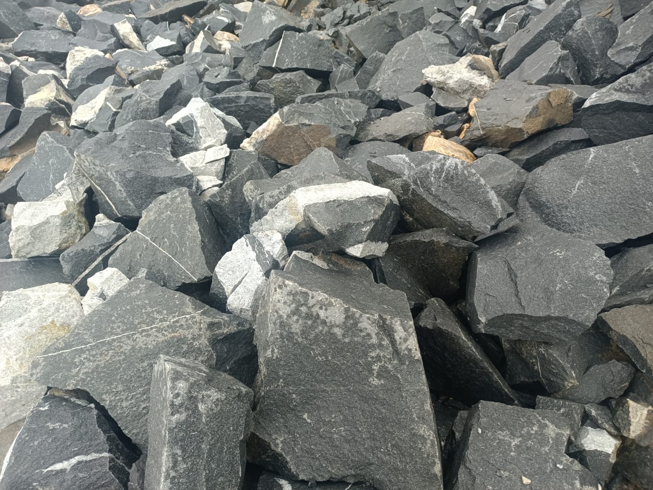 Roche ou Enrochement